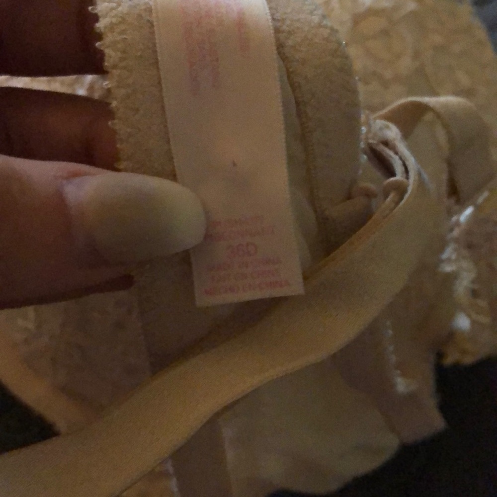 Victoria secret Bra - Picture 2 of 2